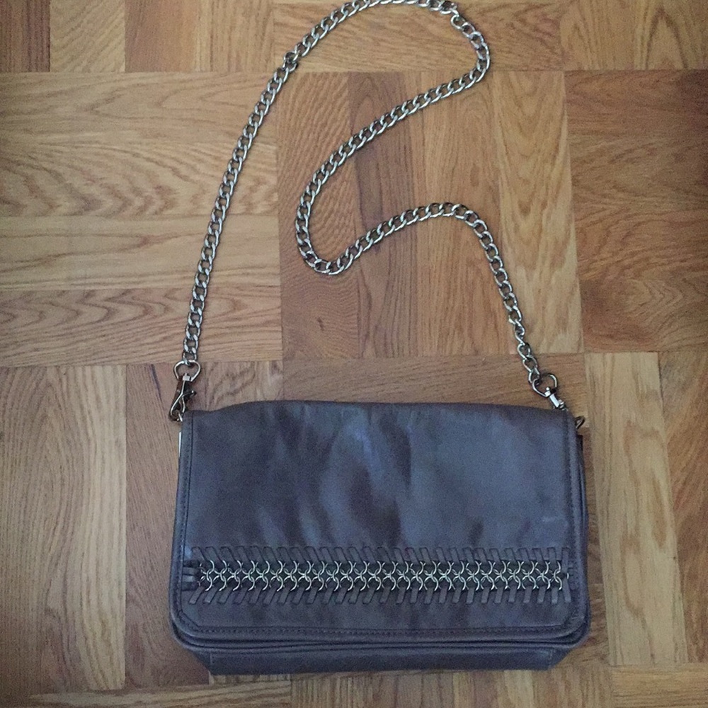 BADGLEY MISCHKA Gray Leather Flap Clutch/Crossbody
